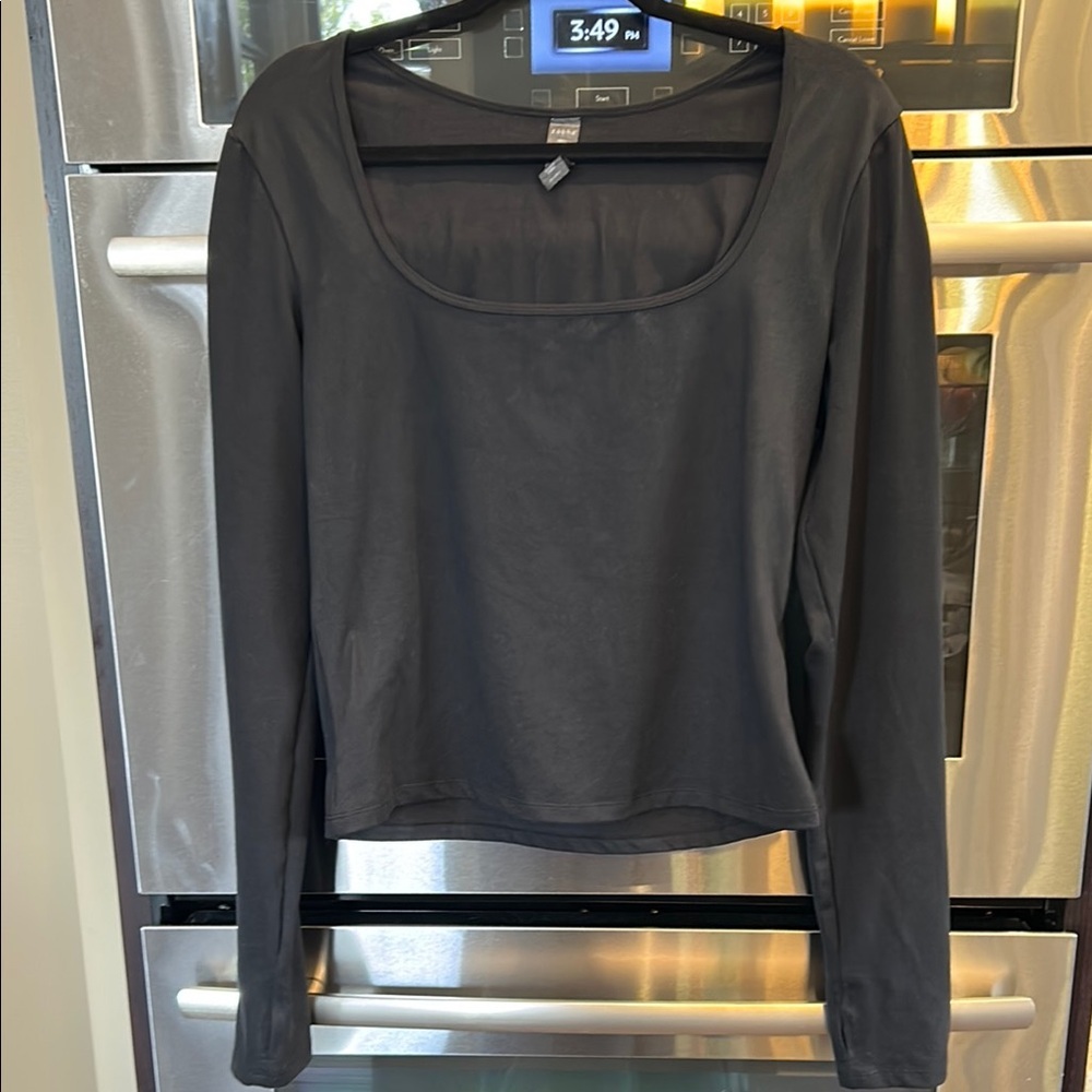 Zobha Gray Crop Fitted Blouse
